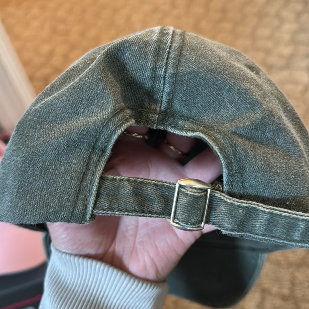 Hat - Picture 3 of 4